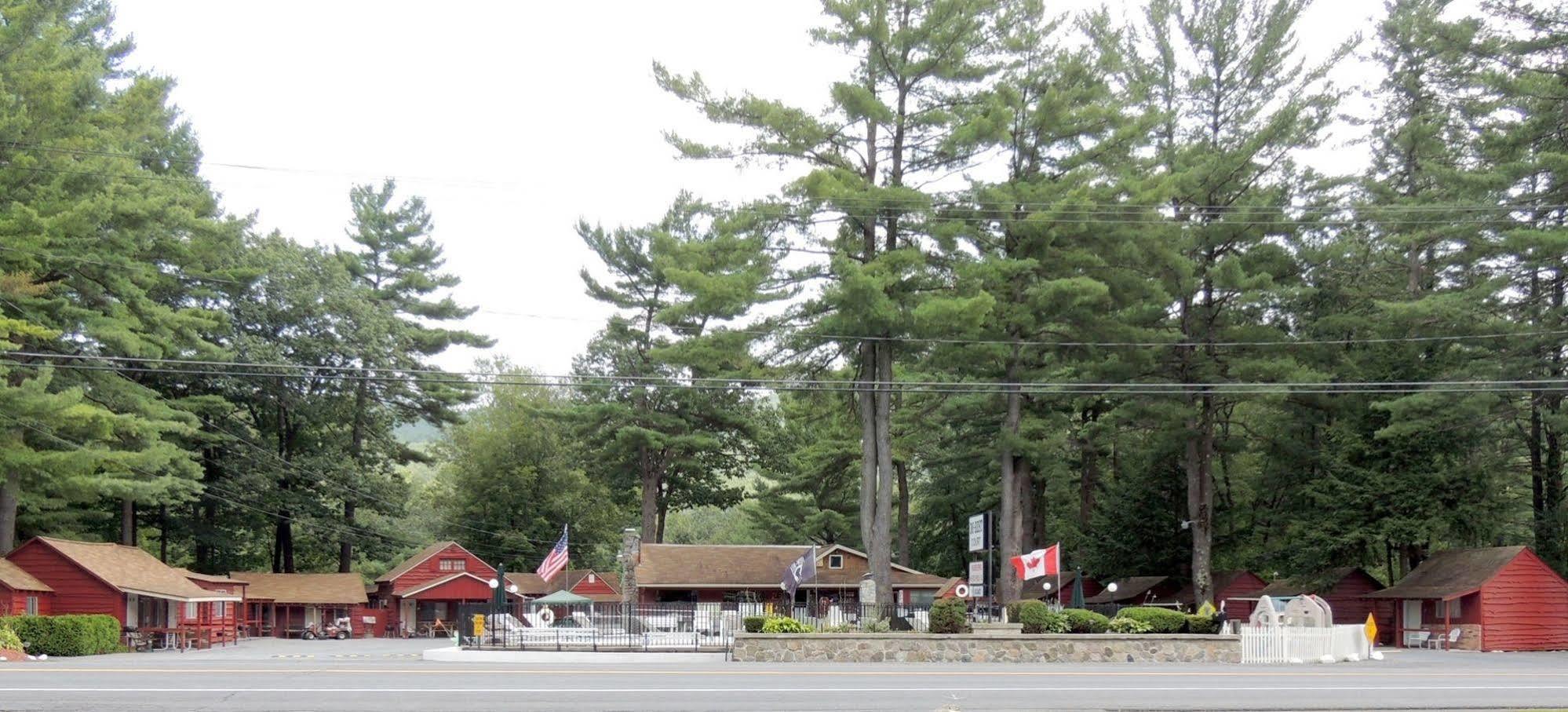 Do Rest Court Hotel Lake George Exterior photo